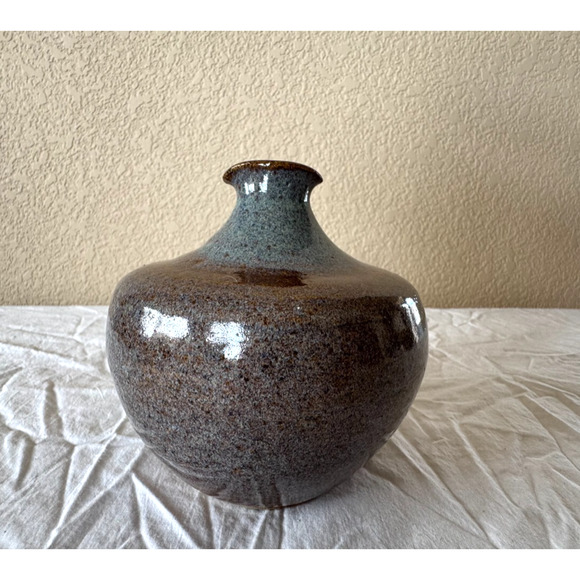 Signed Studio Pottery Bud Vase Drip Glazed 6" Gray Brown Artisan Made - Picture 4 of 4